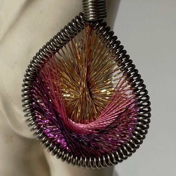 Dream catcher string art earrings - Picture 4 of 6